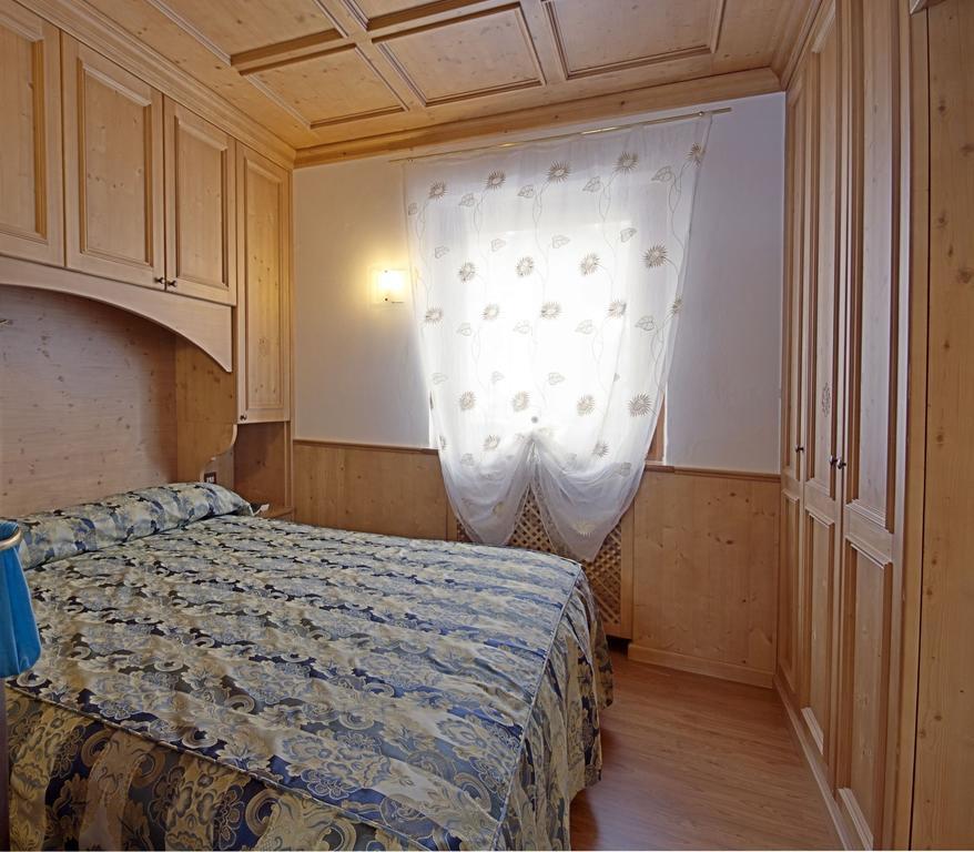 Appartamenti Barisetti Cortina d'Ampezzo Ruang foto