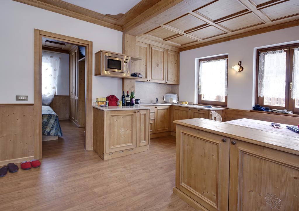 Appartamenti Barisetti Cortina d'Ampezzo Ruang foto