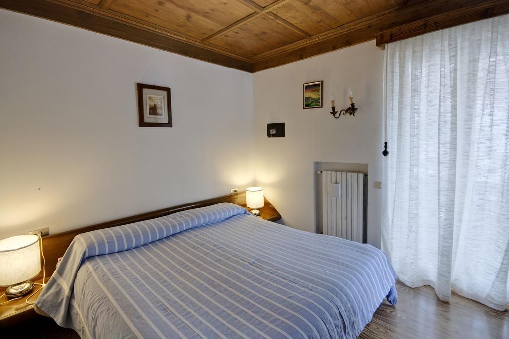 Appartamenti Barisetti Cortina d'Ampezzo Ruang foto